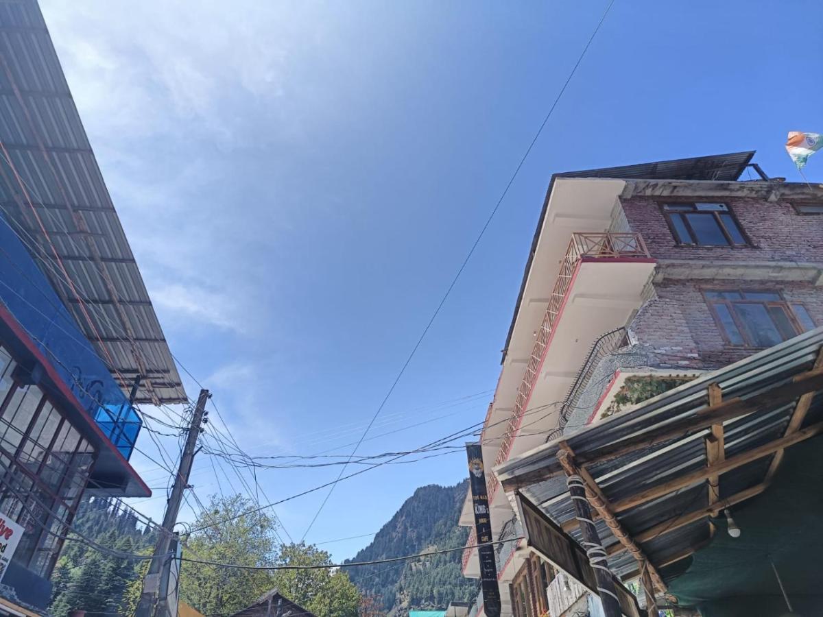 Tandav And * Manali (Himachal Pradesh)